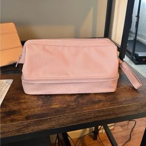 BEIS The Dopp Kit in Atlas Pink